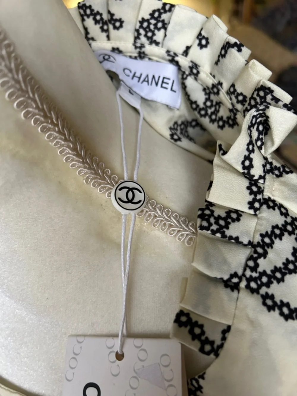 CHANEL Cream and Black CC Print Long Sleeve Top - Picture 4 of 14